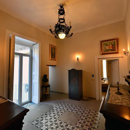 Xenia Neapolis Pensionat 4*