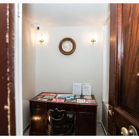 Xenia Neapolis Pensionat 4*