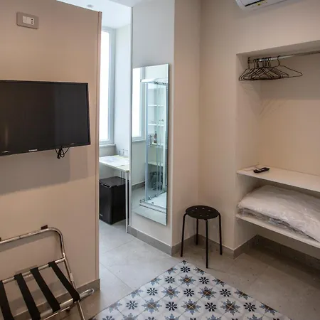 Xenia Neapolis Neapel