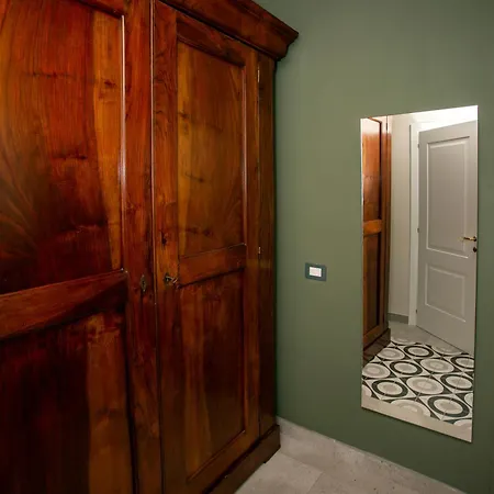 Xenia Neapolis Pensionat 4*