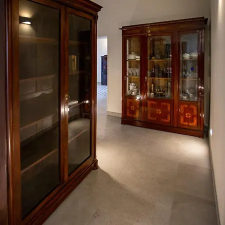 Xenia Neapolis 4* Neapel