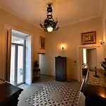 Xenia Neapolis Pensión 4*