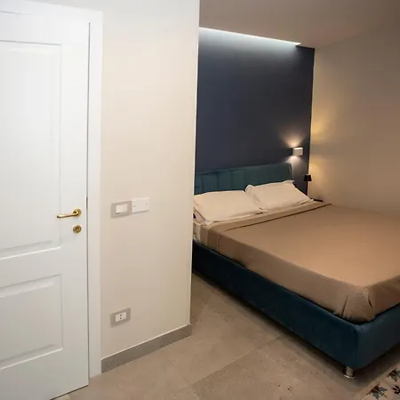 Xenia Neapolis Pensión